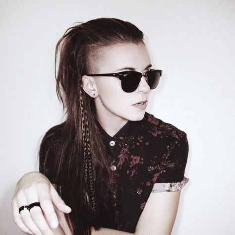 Pvris Lynn, Sorry Mom, Pvris, Viking Hair, Mohawk Hairstyles, Shaved Sides, Undercut Hairstyles, Shaved Hair, Hair Envy