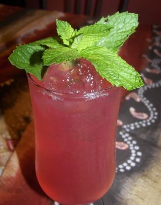 Rhubarb Tea, Rhubarb Desserts, Rhubarb Recipes, Tea Recipe, Garden Recipes, Smoothie Drinks, Brewing Tea, Tea Recipes, A Drink