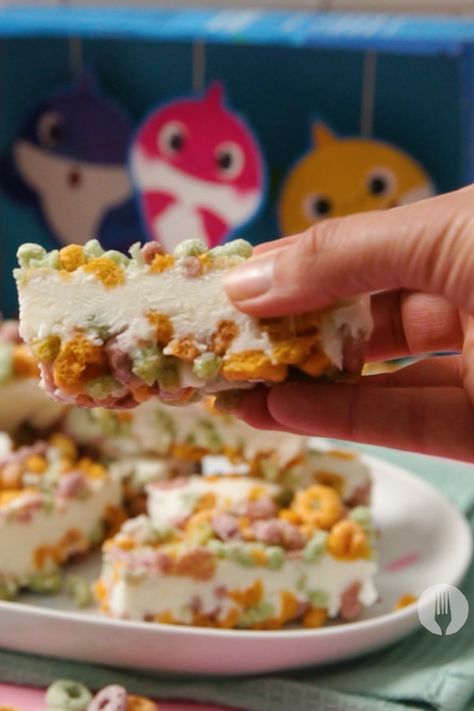 Flash back to your childhood with this yummy snack 😍 Yoghurt Cereal Bars, Yoghurt Bars, Foodies Of Sa, African Homes, South African Homes, African Dessert, Cereal Bars, Frozen Yoghurt, Healthy Sweet Treats