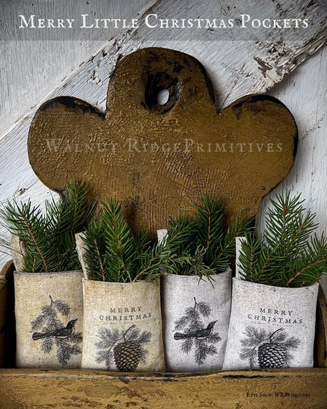 Primitive Christmas Patterns, Primitive Sewing Patterns, Primitive Christmas Trees, Primitive Country Crafts, Primitive Christmas Crafts, Foam Printing, Primitive Country Christmas, Primitive Christmas Decorating, Prim Crafts