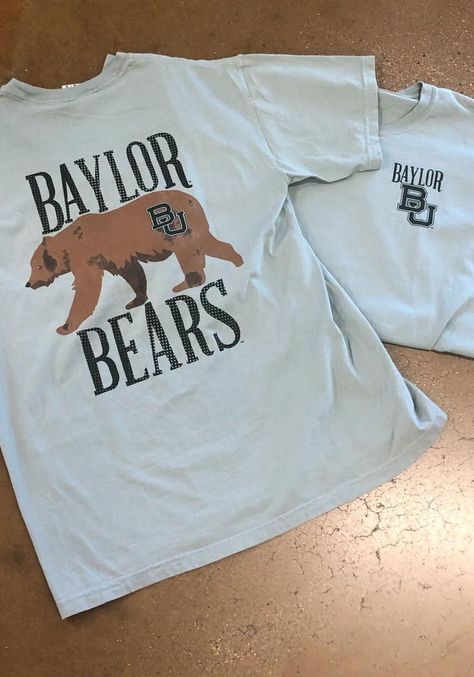 Baylor Bears Green Comfort Colors Short Sleeve T Shirt - Image 3 Dallas Shopping, Forest Logo, Bear Images, Shirt Image, Baylor Bear, Tech Shirt, Closet Goals, T Shirt Image, Green Logo