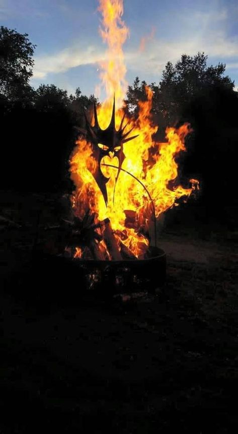 Fire Pit Materials, Custom Fire Pit, Metal Fire Pit, Fire Pit Ideas, Fire Pit Designs, Fire Places, Custom Theme, Firepit, Welding Projects