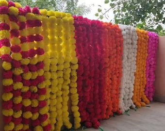 Daphne Guasp on Etsy Wedding Garlands Indian, Garlands Indian Wedding, Garlands For Wedding, Marigold Flower Garland, Mehndi Party, Flower Garland Wedding, Artificial Garland, Garden Wedding Decorations, Marigold Flower