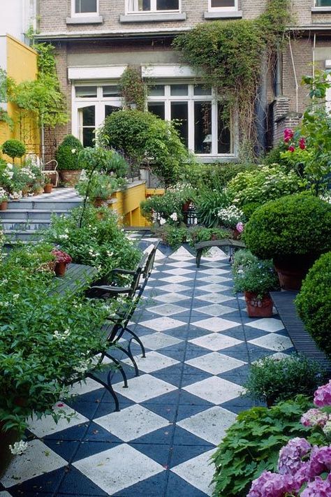 Tudor Backyard Patio, Plant Building, Building Landscape, Most Pinned, Terrace Tiles, Outdoor Makeover, Patio Decor Ideas, Garden Court, Garden Tiles