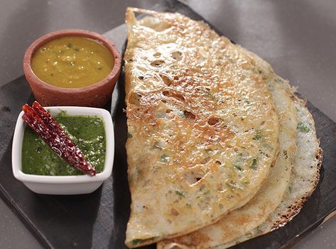 Rawa Dosa - SK Khazana South Indian Breakfast Recipes, Rava Dosa, Goan Recipes, Sanjeev Kapoor, Dosa Recipe, Indian Breakfast, Breakfast Snacks, Breakfast Time, Asian Dishes