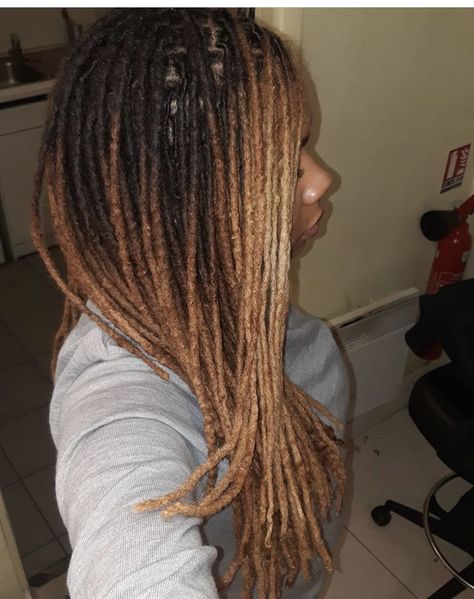 Balayage On Locs, Blonde Highlights On Locs, Balayage Locs, Ombre Locs Black Women, Honey Brown Locs Black Women, Loc Highlights Black Women, Chocolate Brown Locs, Loc Highlights, Light Brown Locs