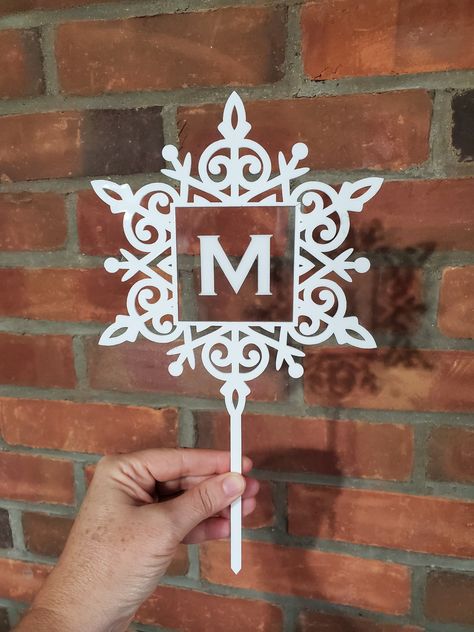 Snowflake Wedding Cake Topper, Snowflake Wedding Cake, Illusion Cake, Snowflake Cake Topper, Cake Topper Acrylic, Snowflake Cake, Christmas Elegant, Snowflake Wedding, Monogram Cake Toppers