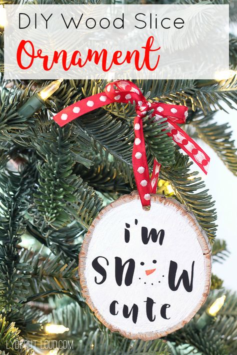 DIY I'm Snow Cute Wood Slice Ornament Christmas Diy Wood, Snowman Christmas Ornaments, Christmas Wood Crafts, Wood Slice Ornament, Wood Christmas Ornaments, Wooden Christmas Ornaments, Easy Christmas Diy, Christmas Ornament Crafts, Ornament Crafts