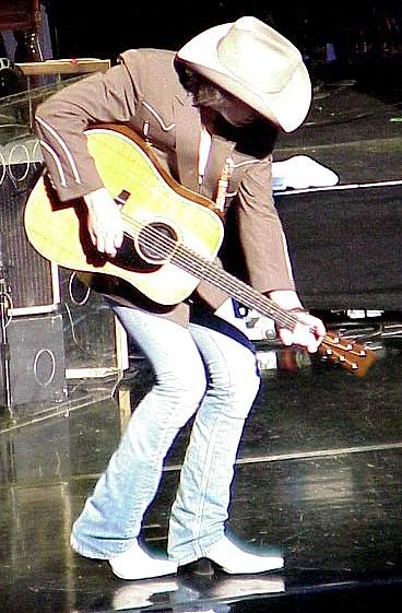 Dwight Yoakam born in Pikeville, Kentucky, country singer. Emily Joyce, Pikeville Kentucky, Kentucky Girl, Dwight Yoakam, My Old Kentucky Home, Country Singer, Country Rock, Country Music Artists, Country Music Stars