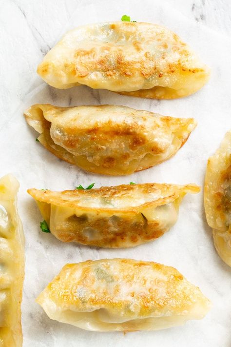 Air Fryer Potstickers Air Fryer Potstickers, Frozen Potstickers, Frozen Dumplings, Dumpling Wrappers, Pressure Pot, Pot Stickers, Wonton Wrappers, Favorite Appetizers, Air Fryer Recipes Healthy