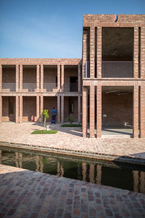 Gallery of Friendship Hospital Satkhira / Kashef Chowdhury/URBANA - 3 Brick Patterns Patio, Brick Columns, Thatched House, Building Layout, Brick Architecture, Social Housing, Natural Ventilation, Brick Building, Brickwork