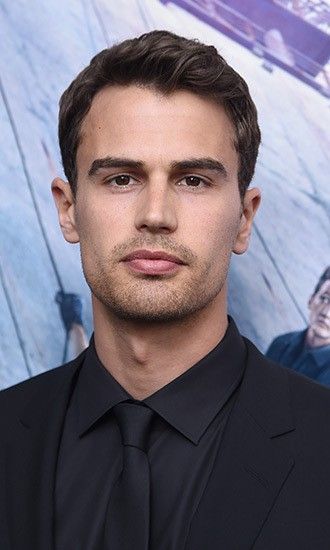 Divergent Theo James, Peter James, Oxford United Kingdom, Theodore James, Tobias Eaton, Oxford United, New Hope Club, James 3, Cora Reilly