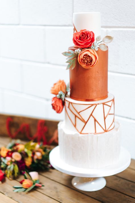 Cake Ideas Simple, Copper Wedding Cake, Crazy Wedding Cakes, Geometric Wedding Cakes, Contemporary Wedding Cakes, Color Cake, Geometric Cake, Torte Decorate, Fall Cake