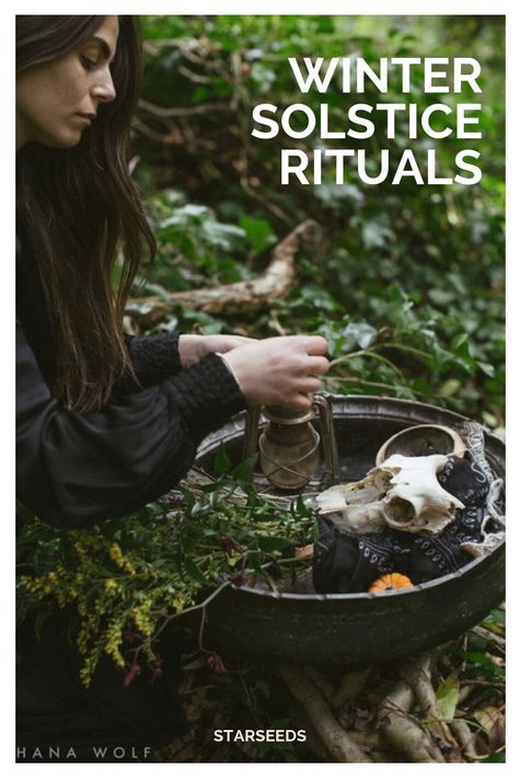 Winter Solstice Rituals and Traditions to try this December, by The  Goddess Space. Click the pin to read the blog post. | Witch | Pagan |  Alter | #wintersolstice #wintersolsticerituals #wintersolsticetraditions Solstice Ritual Winter, Winter Solstice Tablescape, Witchcraft Pictures, Winter Rituals, Winter Solstice Aesthetic, Nature Altar, Winter Solstice Rituals, Winter Solstice Party, Winter Solstice Traditions