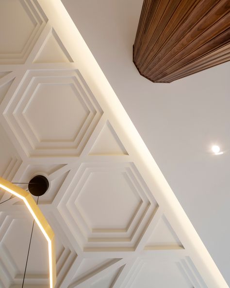 Classical Ceiling Design, Materials Board Interior Design, Corporate Interior Design, Neoclassical Interior, Pop Ceiling Design, Park House, Classic House Design, Ceiling Design Living Room, Ceiling Design Modern