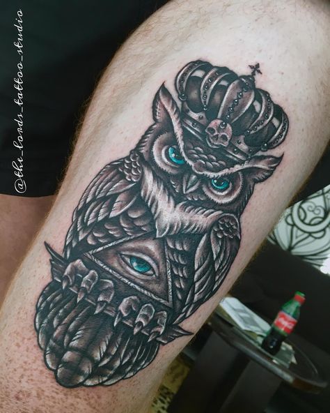 Owl tattoo done today, this original design by “Vlavio Silveira”, requested by our customer, thank you 🍀🍀🍀🙏🏻🙏🏻 #owltattoo #blackgreytattoo… Desain Tattoo, Owl Forearm Tattoo, Owl Tattoo Chest, Owl Tattoo Drawings, Dragon Tattoo Ideas, Forearm Sleeve Tattoos, Dragon Tattoos, Eagle Tattoo, Pin Up Tattoos