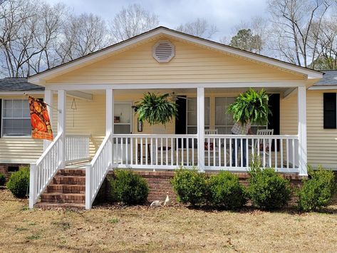 Mobile Home Covered Porch Ideas, Trailer Cabin, Porch Appeal, Front Porch Addition, Double Wide Mobile Home, Small Porch Decorating, Porch Exterior, Prefab Modular Homes, Single Wide Mobile Homes