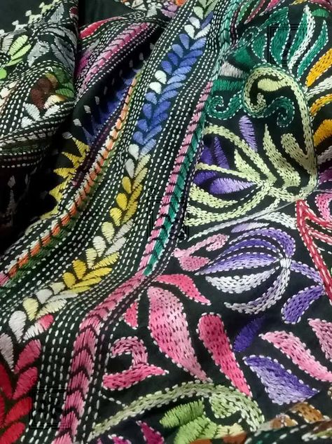 Kantha Stitch Saree - Nakshi Kantha | Online Naksha Kantha Stitch Saree, Kantha Work Sarees, Stitch Saree, Kantha Sarees, Kantha Embroidery, Patterns Embroidery, Day Designer, Cotton Linen Dresses, Kantha Work