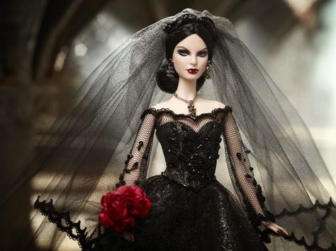 Mixed-Up Monster Club: Haunted Beauty Vampire Barbie (2013 ... Vampire Barbie, Vampire Bride, Barbie Halloween, Barbie Bride, Barbie Wedding, Bride Dolls, Im A Barbie Girl, Gothic Dolls, Barbie Vintage