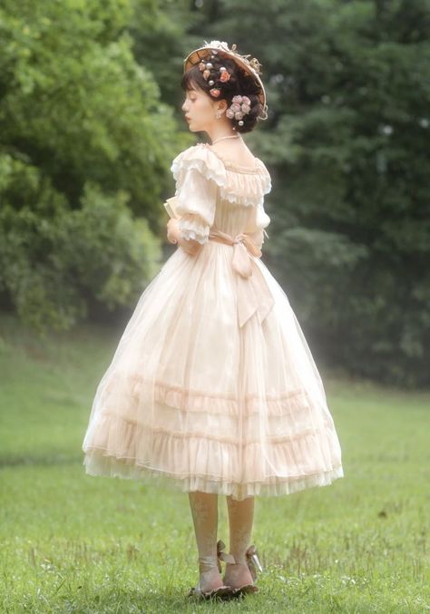 Country Lolita, Era Victoria, Gaun Abad Pertengahan, Op Dress, Classic Lolita, Old Fashion Dresses, Country Dresses, Vintage Princess, Pink Outfits