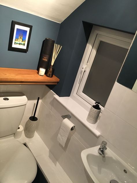 Stiff key blue by farrow and ball Stiffkey Blue Farrow And Ball, Farrow And Ball Bathroom, Toilet Ideas, Stiffkey Blue, Downstairs Toilet, Farrow And Ball, Blue Bathroom, Bathroom Inspiration, Lighted Bathroom Mirror