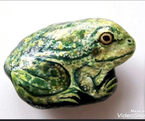 Rock Frog, Frog Rock, Painted Rock Animals, Painted Rocks Kids, Painted Rocks Diy, Rock Painting Ideas Easy, Rock Painting Patterns, Frog Art, Painting Rocks