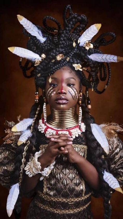 Reference Photos Black People, Feather Makeup Look, Interesting Faces Photography, Interesting Faces Woman, Afro Futurism Fashion, Afrofuturism Fashion, Fantasy Hairstyles, College Canvas Art, Cultural Photography