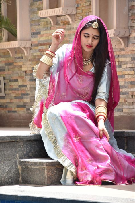 Rajasthani Bride, Rajasthani Dress, Rajputi Dress, Desi Models, Girl Crush Fashion, Music Festival Outfit, Indian Wedding Wear, Beautiful Dresses Short, Stylish Dresses For Girls