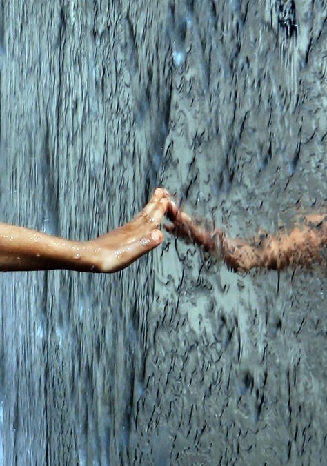 Steve Garrington - https://flic.kr/p/ETwwo9 | Touch | A child's hand reaches out to touch the Water Tower in Cardiff Bay. (Some people are commenting that it was a good idea to rotate the image - I haven't, this is a real world image of a child touching a reflective metal tower that has water running down its sides.) Child Of Poseidon Aesthetic, Reflective Metal, Cardiff Bay, Hands Reaching Out, Daughter Of Poseidon, Water People, Amoled Wallpapers, Water Aesthetic, Fotografi Digital