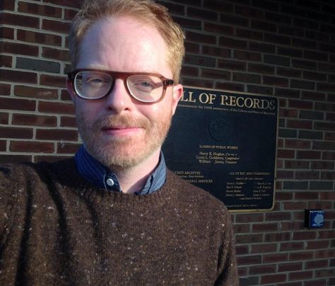 Jesse Tyler Ferguson selfie at the Hall of Records - coming up this Weds on "Who Do You Think You Are?" #WDYTYA Jesse Tyler Ferguson, Irish Genealogy, Modern Family, Im In Love, Family History, Genealogy, You Think, Tv Shows, Actors