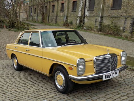 Old Marceds, Mercedes 200, Mercedes W114, Mercedes W126, Vintage Mercedes, Old Mercedes, Daimler Benz, Vw Parts, Mercedes Models