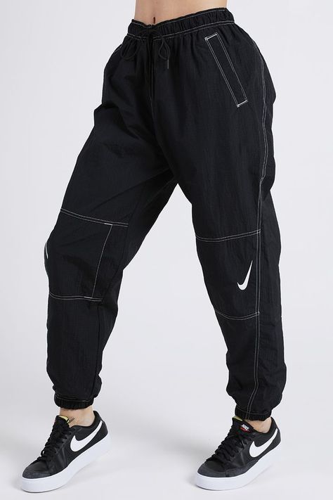 snazzy dance pants ! Nike Dance, Dance Pants, Adidas Nike, Dance Outfits, Pants Black, Nike Sportswear, Sport Fashion, Parachute Pants, Black Pants