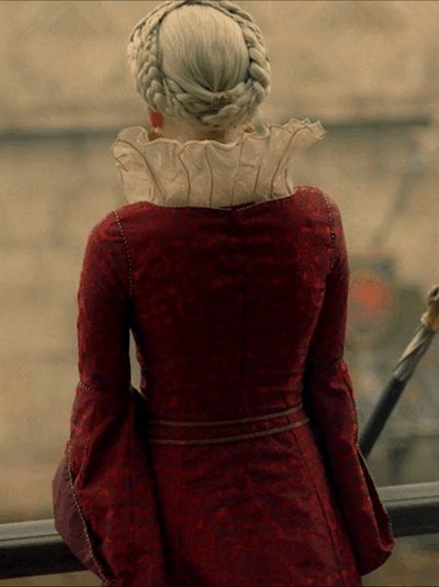 House of the Dragon + Costumes Rhaenyra Targaryen’s red, black, golden & white dress in Season 01, Episode 01. Rhaenyra Targaryen And Alicent Hightower, Danarys Targaryen, Madison + Core + Aesthetic, Alicent Hightower Icon, Game Of Thrones Outfits, The White Princess, Alicent Hightower, Dragon Princess, Dragon Costume