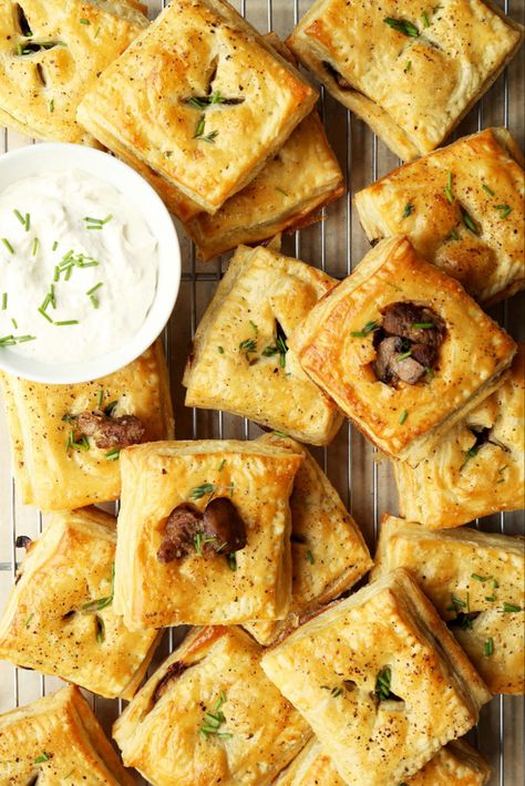 Beef Wellington Tarts - The Candid Appetite Hobbit Feast, Beef Wellington Bites, Horseradish Cream Sauce, Boneless Beef Short Ribs, Beef Wellington Recipe, Horseradish Cream, Tart Filling, Beef Wellington, Mini Pies