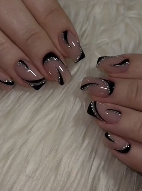 Fancy Nail Art, Unghie Sfumate, Nagellack Trends, Manicure Nail Designs, Fancy Nails Designs, Silver Nail, Work Nails, Her Nails, Pretty Nail Art Designs