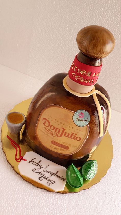 Pastel tallado en forma de botella de tequila Mariachi Cake, Tequila Cake, 50 Party, Birthday Cake For Him, 24th Birthday, 50th Party, Cakes And More, Tequila, Birthday Ideas