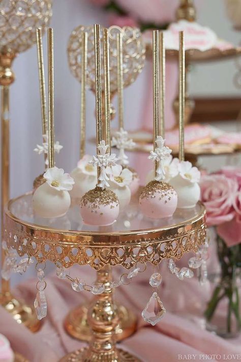 Cake Pop Quinceañera, Quince Cake Pops, Beautiful Cake Pops, Dessert Table Ideas Quinceanera, Pink Cake Pops Ideas, Cake Pops Decoracion, Cake Pops Ideas Decorating, Cakepops Ideas Decoration, Wedding Cake Pops Ideas