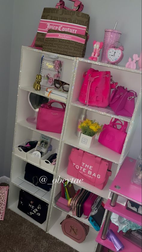 Storage For Purses, Pink Glam Room, Glam Room Ideas, Room Organization Bedroom, Girly Apartment Decor, Luxury Room Bedroom, First Apartment Decorating, Pink Room Decor, Beauty Room Decor