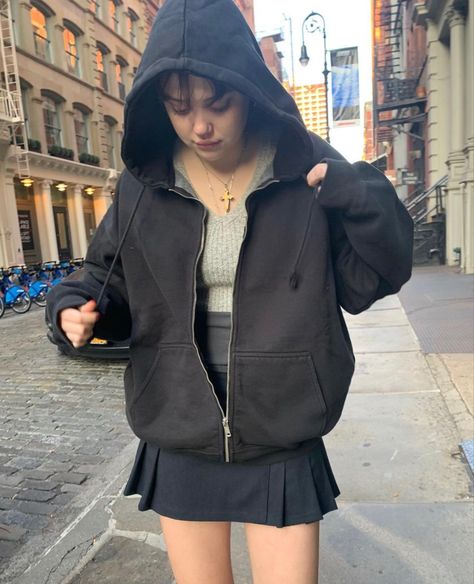 Black Christy Hoodie, Christy Hoodie Brandy Melville, Christy Hoodie, Brandy Melville Outfits, Big Hoodies, Hoodie Outfit, Swaggy Outfits, Dream Clothes, Cute Casual Outfits