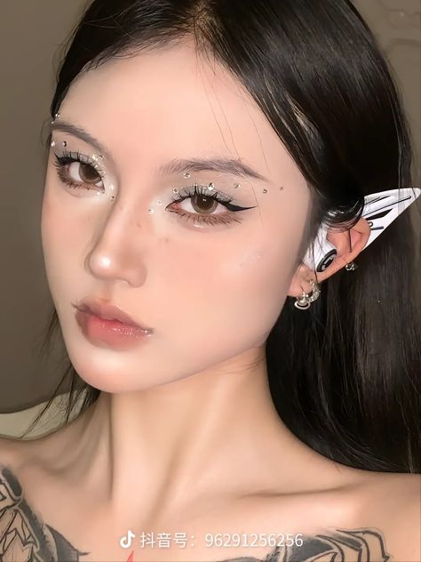 Dou Yin Makeup, Ideal Makeup, Mack Up, Chinese Makeup, Ulzzang Makeup, Elf Makeup, Makeup Game, Asian Eye Makeup, Fairy Makeup