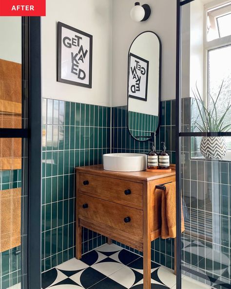 1970s Bathroom, Bathroom Tiles Combination, Teal Bathroom, Bathroom Transformation, Small Bathroom Vanities, Black And White Tiles, Wooden Bathroom, Bad Design, Bathroom Inspiration Decor