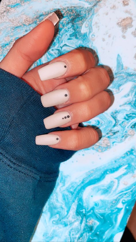 Boho Nail Ideas Acrylic, Nails With Dots Simple, Taupe Nail Designs, Boho Nails Simple, Taupe Nails Designs, Nails With Dots, Trendy Nude Nails, Taupe Nails, Tan Nails