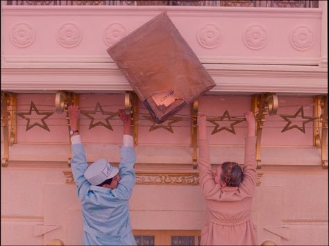 The Grand Budapest Hotel (2014) dr. Wes Anderson. Grand Budapest Hotel Film, West Anderson, Wes Anderson Aesthetic, Lobby Boy, Wes Anderson Style, The Grand Budapest Hotel, Wes Anderson Movies, Elevator Music, Wes Anderson Films