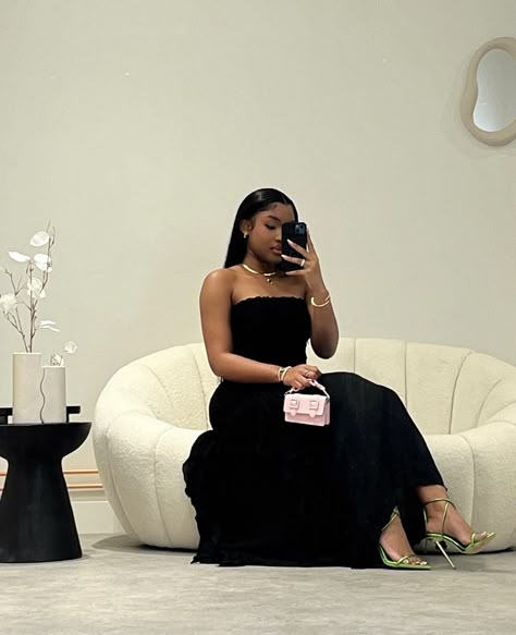 Modest Birthday Outfit, Black Dinner Dress, Dinner Date Outfits, Date Night Dress, Dinner Dress Classy, Modest Dresses Casual, Effortlessly Chic Outfits, Dinner Date, Dinner Outfits