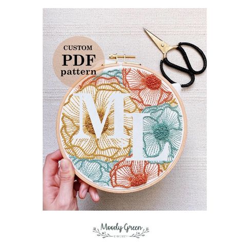 Custom floral initial pattern is out and available!🌿 Floral Hand Embroidery, Diy Monogram, Embroidery Wall Art, Floral Initial, Hand Embroidery Patterns Flowers, Stitching Techniques, Embroidered Gifts, Techniques Couture, Floral Hoops