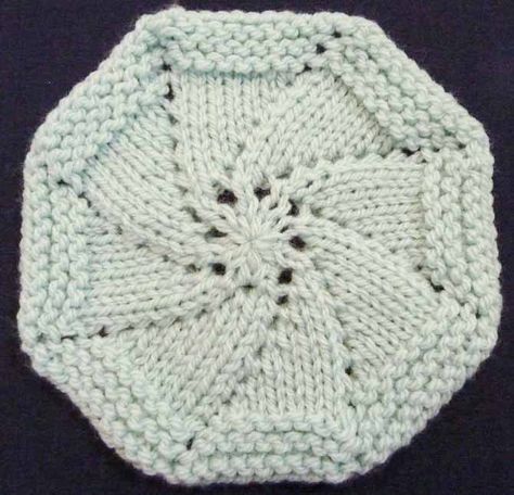 3 formations for knitted circles Knitted Washcloth Patterns, Knitted Washcloths, Design Kitchen Ideas, Dishcloth Knitting Patterns, Washcloth Pattern, Knitting Tips, Knit Dishcloth, Universal Yarn, Dishcloth Pattern