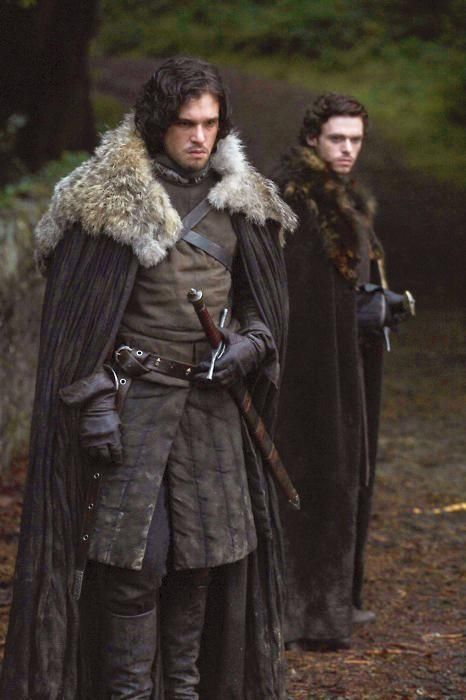 gameofthrones-jonsnow Jon Snow Costume, Game Of Thrones Outfits, Eddard Stark, Trendy Games, John Snow, Robb Stark, Got Game Of Thrones, Medieval Clothes, Lena Headey