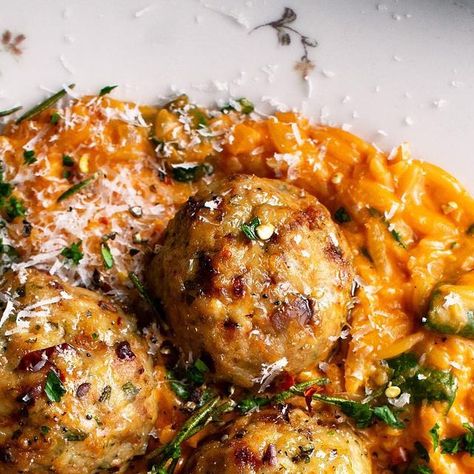 The Original Dish on Instagram: "baked rosemary chicken meatballs with creamy tomato orzo & spinach. dinner just doesn’t get better than this on a cold january night! recipe linked in my bio." Rosemary Chicken Meatballs, Baked Rosemary Chicken, Creamy Tomato Orzo, Orzo And Spinach, Spinach Dinner, Orzo Spinach, Tomato Orzo, The Original Dish, Budget Family Meals