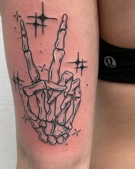 101 Amazing Skeleton Tattoo Ideas That Will Blow Your Mind! - Outsons Skeleton Memorial Tattoo, Skeleton Tattoo Ideas, Tattoos Skeleton, Small Skull Tattoo, Cool Tattoo Designs, Middle Finger Tattoos, Inner Bicep Tattoo, Skull Hand Tattoo, Skeleton Tattoo