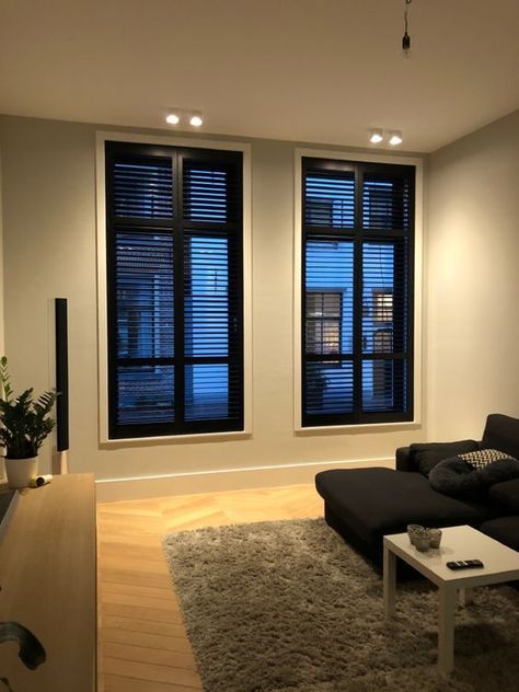 Shutter Blinds Living Room, Home Decor Ideas Living Room Apartment, Black Shutters, Elegant Living Room, Decor Home Living Room, House Inspo, Living Room Inspiration, Small Apartments, Living Design